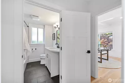 317 NE 58th Street, Seattle, WA 98105 - Photo 18