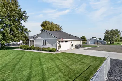 2467 Hanson Loop, Burbank, WA 99323 - Photo 4