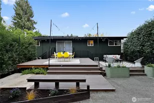 9043 Matthews Ave NE, Seattle, WA 98115 - Photo 36