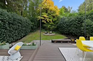 9043 Matthews Ave NE, Seattle, WA 98115 - Photo 34