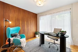 9043 Matthews Ave NE, Seattle, WA 98115 - Photo 24