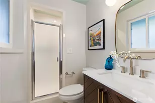 9043 Matthews Ave NE, Seattle, WA 98115 - Photo 20
