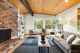 9043 Matthews Ave NE, Seattle, WA 98115 - Photo 6