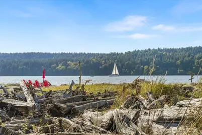 27730 Manzanita Beach Road SW, Vashon, WA 98070 - Photo 2