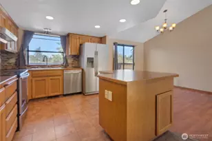 1525 148th St E, Tacoma, WA 98445 - Photo 8