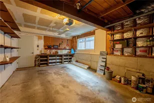 14322 Wallingford Ave N, Seattle, WA 98133 - Photo 36