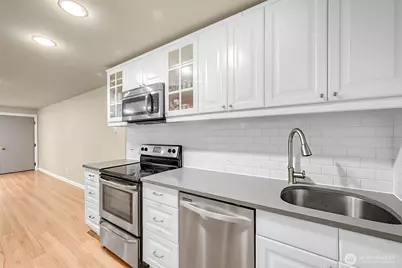 2939 76th Avenue SE #41B, Mercer Island, WA 98040 - Photo 8