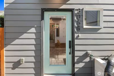 806 B S Rose Street, Seattle, WA 98108 - Photo 2