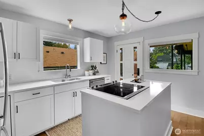 1812 6th Avenue W, Seattle, WA 98119 - Photo 8