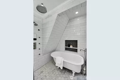 1812 6th Avenue W, Seattle, WA 98119 - Photo 18