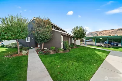 10 S Cove Avenue #1A, Wenatchee, WA 98801 - Photo 2