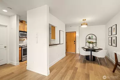 2760 76th Avenue SE #402, Mercer Island, WA 98040 - Photo 6