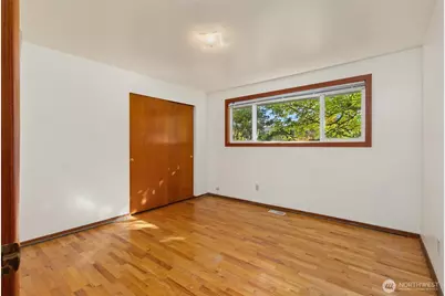 1129 Madison Avenue N, Bainbridge Island, WA 98110 - Photo 8