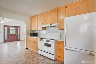 134 Buland Dr, Castle Rock, WA 98611 - Photo 12
