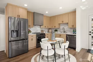 1502 N 100th St, Seattle, WA 98133 - Photo 2