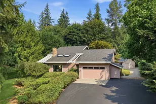 18202 NE 191st St, Woodinville, WA 98077 - Photo 2
