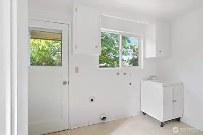 2412 N Cheyenne Street, Tacoma, WA 98406 - Photo 8