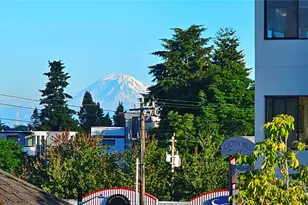 9043 C Mary Ave NW, Seattle, WA 98117 - Photo 22