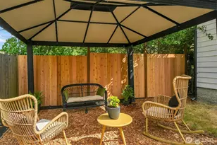 2353 Federal Ave E, Seattle, WA 98102 - Photo 20