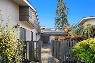 1821 NW 195th St, Shoreline, WA 98177 - Photo 2