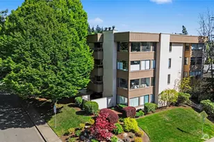 10101 SE 3rd St, Bellevue, WA 98004 - Photo 2