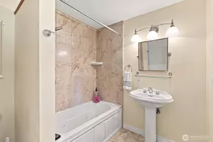11735 35th Ave NE, Seattle, WA 98125 - Photo 12