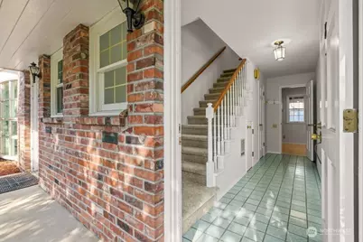 1420 Bellevue Way SE #8, Bellevue, WA 98004 - Photo 2