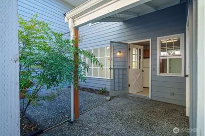 1420 Bellevue Way SE #8, Bellevue, WA 98004 - Photo 22