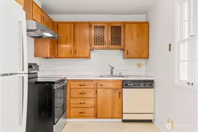 1420 Bellevue Way SE #8, Bellevue, WA 98004 - Photo 14