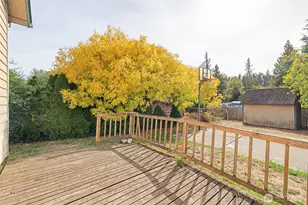 1323 S I St, Port Angeles, WA 98363 - Photo 2