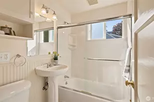 7419 48th Ave NE, Seattle, WA 98115 - Photo 16