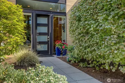 7560 86th Avenue SE, Mercer Island, WA 98040 - Photo 2