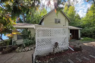 560 E North Bay Rd, Allyn, WA 98524 - Photo 8