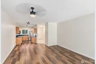 14475 NE 40th St #E202, Bellevue, WA 98007 - Photo 10