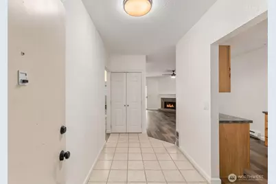 14475 NE 40th St #E202, Bellevue, WA 98007 - Photo 8