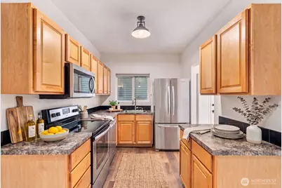 14475 NE 40th St #E202, Bellevue, WA 98007 - Photo 4
