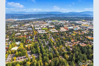 14475 NE 40th St #E202, Bellevue, WA 98007 - Photo 32