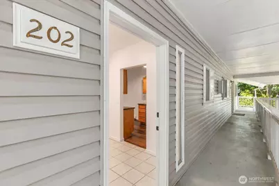 14475 NE 40th St #E202, Bellevue, WA 98007 - Photo 2