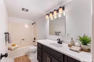 14475 NE 40th St, Bellevue, WA 98007 - Photo 16
