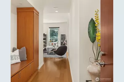 500 106th Avenue NE #1313, Bellevue, WA 98004 - Photo 2