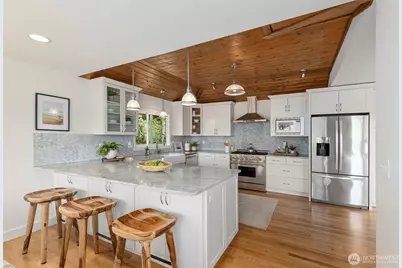 5930 Rose Loop NE, Bainbridge Island, WA 98110 - Photo 6