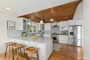 5930 Rose Loop NE, Bainbridge Island, WA 98110 - Photo 6