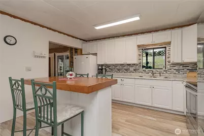 10622 Fruitland Avenue E, Puyallup, WA 98373 - Photo 4