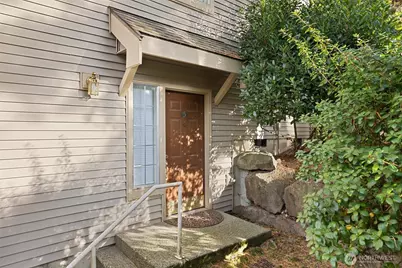 4160 178th Lane SE #5, Bellevue, WA 98008 - Photo 2