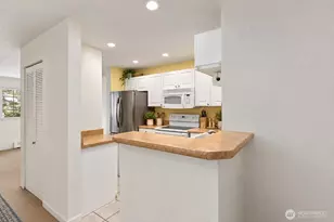 4160 178th Ln SE, Bellevue, WA 98008 - Photo 10