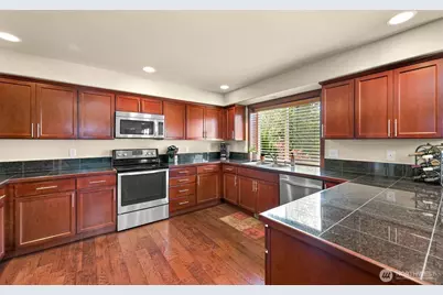 221 Jeff Street, Mount Vernon, WA 98274 - Photo 8