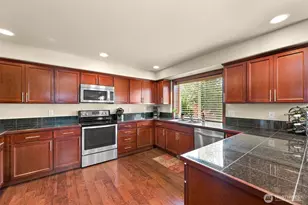221 Jeff St, Mount Vernon, WA 98274 - Photo 8