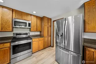 820 Monroe Ave NE, Renton, WA 98056 - Photo 10
