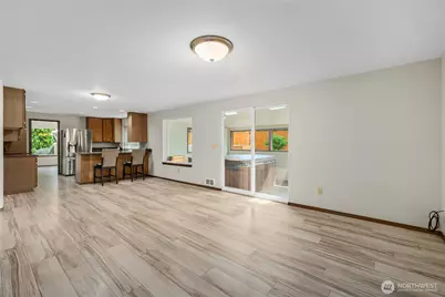 820 Monroe Avenue NE, Renton, WA 98056 - Photo 14