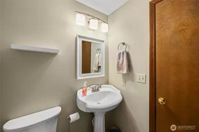 820 Monroe Avenue NE, Renton, WA 98056 - Photo 16